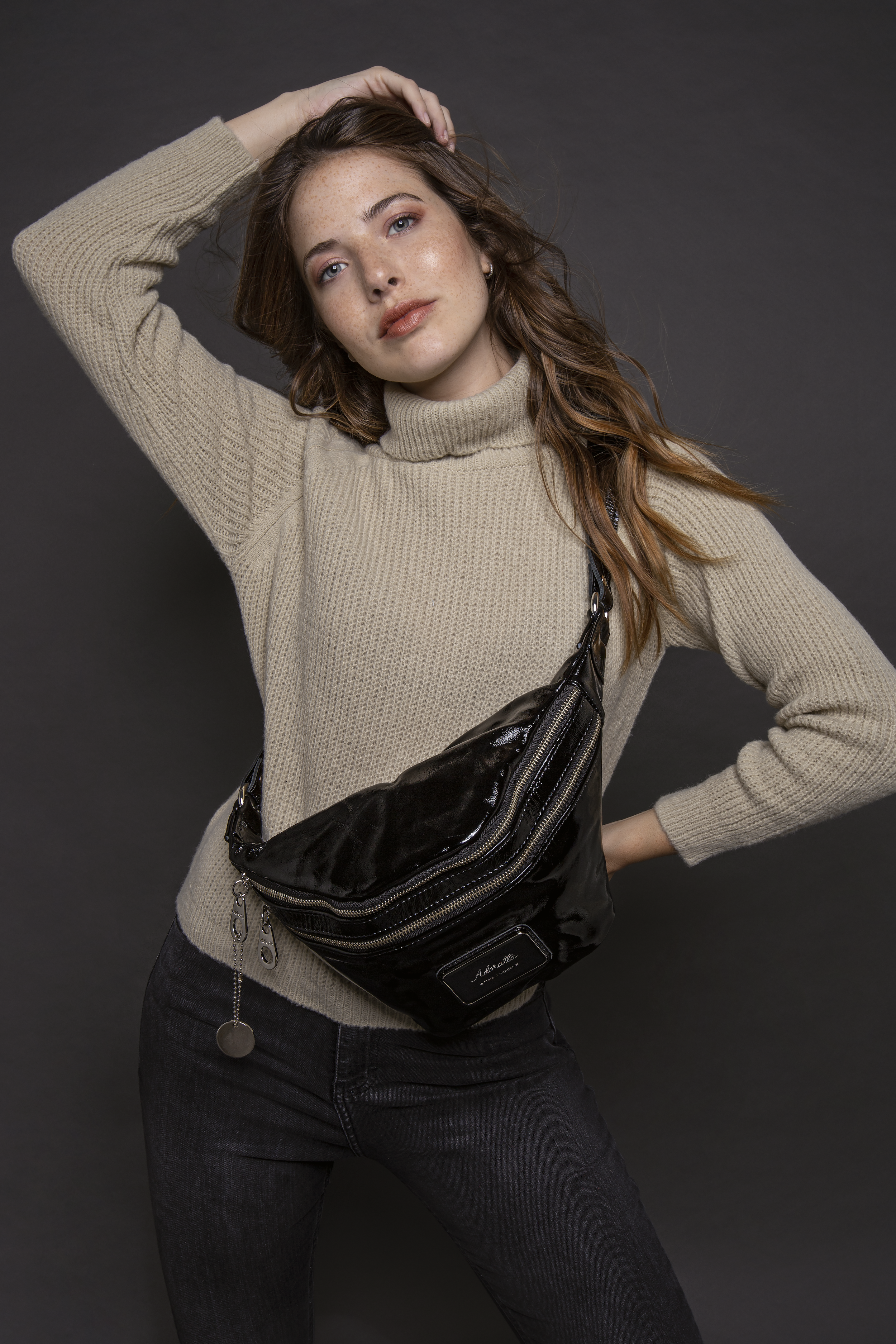 Inti Negra — patent leather bum bag